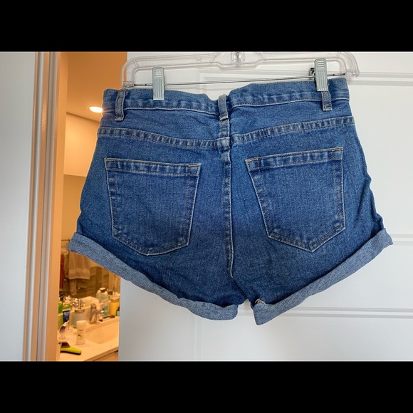 Forever 21 denim shorts - Picture 3 of 4